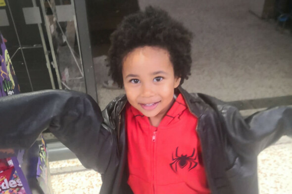 Father of Kobi Macharia Dooly (4) who died in London pays tribute at funeral - Vimarsana News