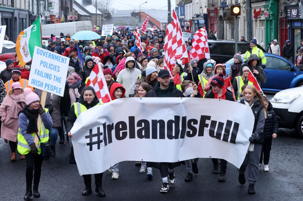 Demonstrators march through Roscrea to protest use of hotel to house asylum seekers - Vimarsana News