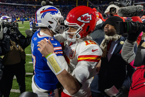 Patrick Mahomes and the Chiefs edge another playoff epic with Josh Allen and the Bills - Vimarsana News