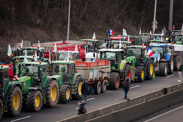 Explainer: Why are farmers in France blocking the motorways? - Vimarsana News