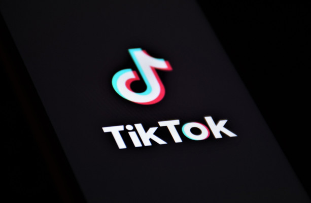 TikTok обвинили в том, что он подталкивает менеджеров к написанию отзывов о низкой эффективности