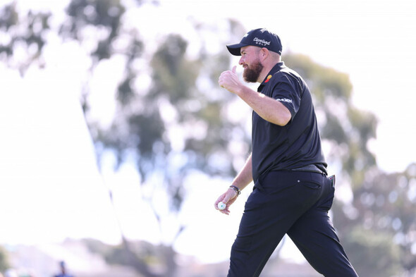 Shane Lowry powers into contention before play suspended at Phoenix Open - Vimarsana News