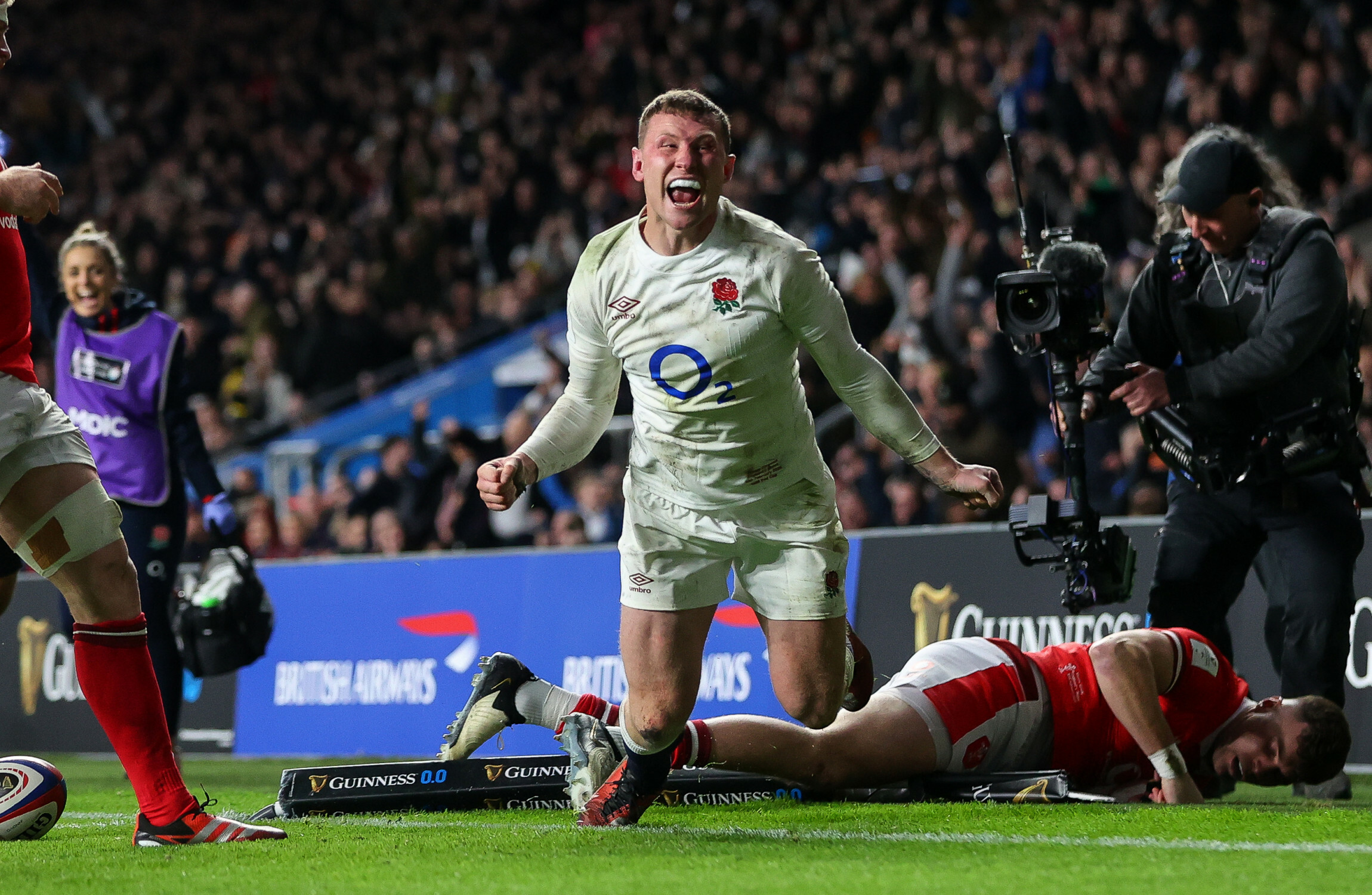 England come from behind to edge Wales 16-14 at Twickenham - Vimarsana News