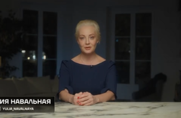 La veuve de Navalny, Ioulia Navalnaya, accuse Poutine d'avoir tué son mari et s'engage à poursuivre son travail