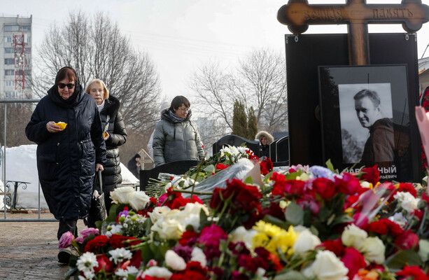 Plus de 120 personnes ont été arrêtées dans toute la Russie lors des hommages à Alexeï Navalny