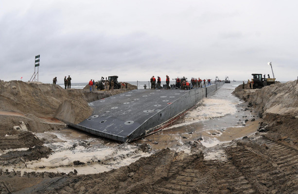 Comment les États-Unis vont-ils construire leur port d’aide humanitaire de fortune sur les plages de Gaza ?