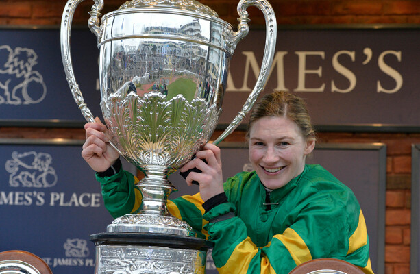 L'ANCIENNE jockey et femme d'affaires Nina Carbery brigue l'investiture du Fine Gael aux élections européennes