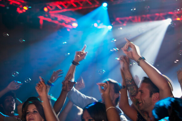 Nightlife campaign points to 'new opportunities' of late hours as backbench TDs push Harris to scrap plan - Vimarsana News
