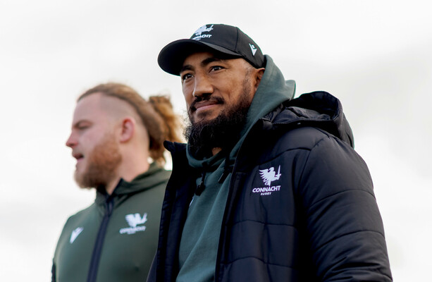 Muldoon explique l'absence d'Ake et Pelham à l'entraînement du Connacht · 42e