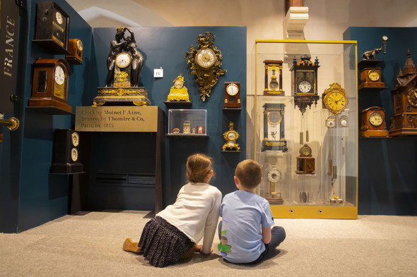 Staff at Irish Museum of Time to change over 600 clocks as Daylight Saving begins on Sunday - Vimarsana News
