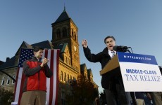 Romney hits the road while Obama closes ranks ahead of second debate