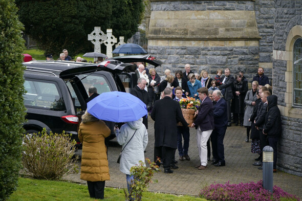 Man tells mourners 'my world is so empty' at funeral for wife and daughters killed in Mayo crash - Vimarsana News
