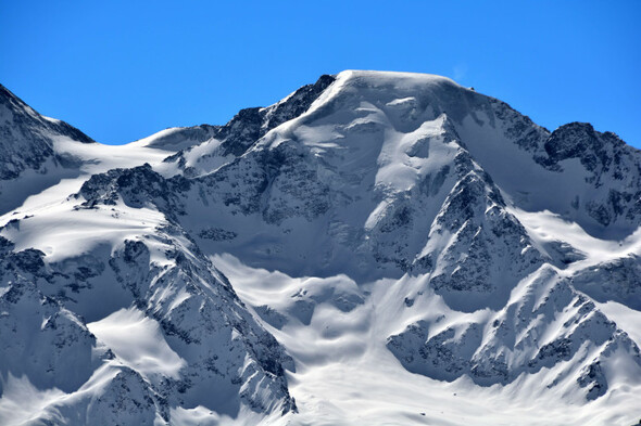 Irish man among those who died in helicopter crash in Swiss Alps - Vimarsana News
