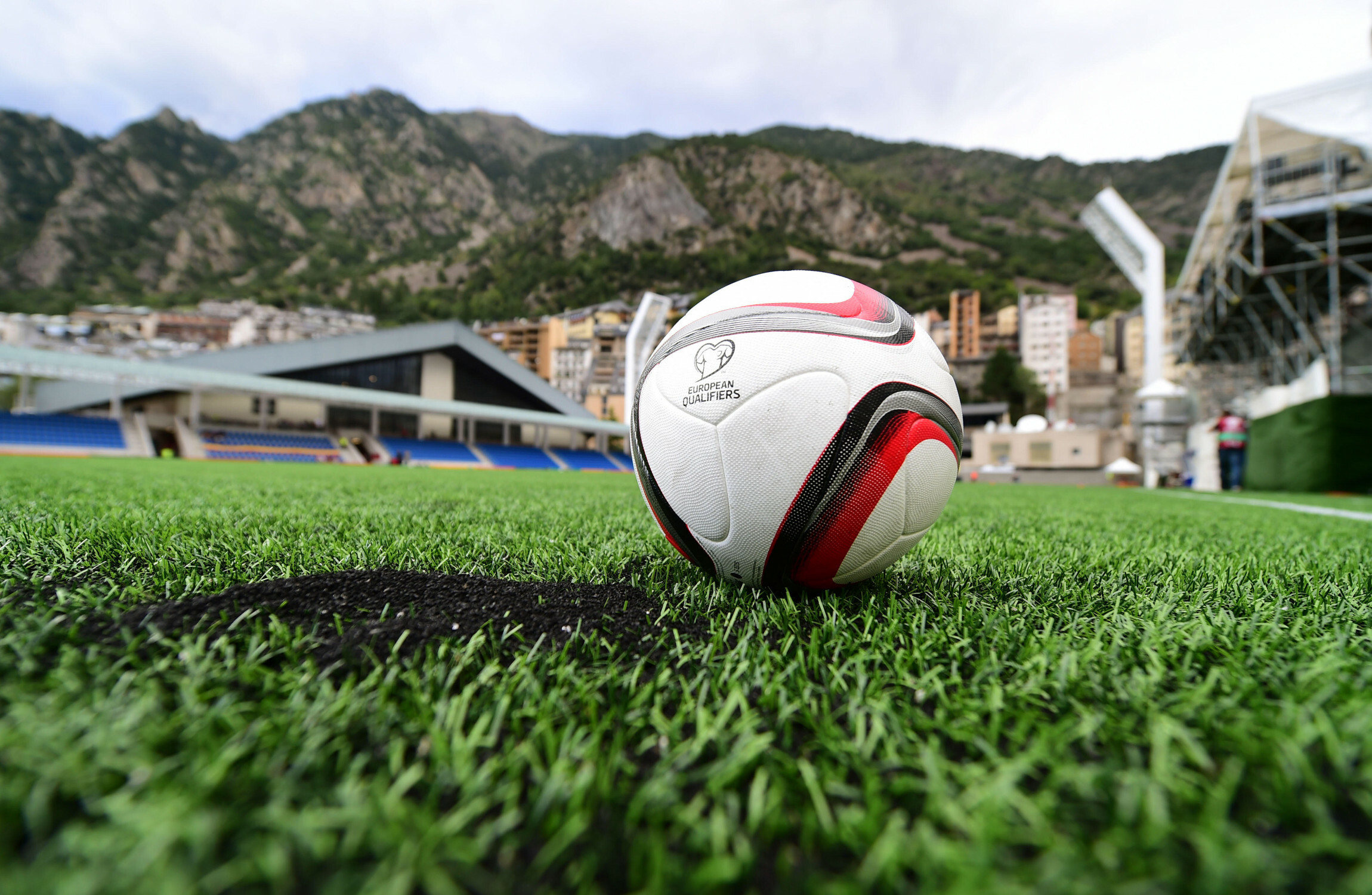 Cancer links, environmental concerns and the years-long argument over banning artificial pitches - Vimarsana News