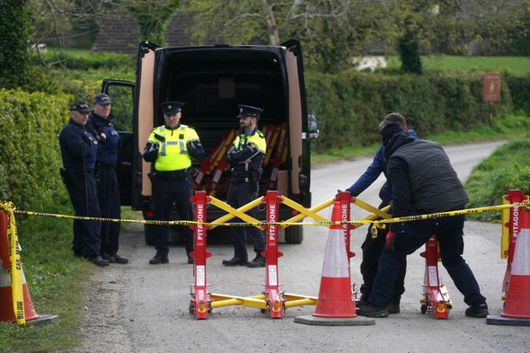 Surrealing in the Years: Bloody horses on the loose in London, bloody chaos on the loose in Ireland - Vimarsana News