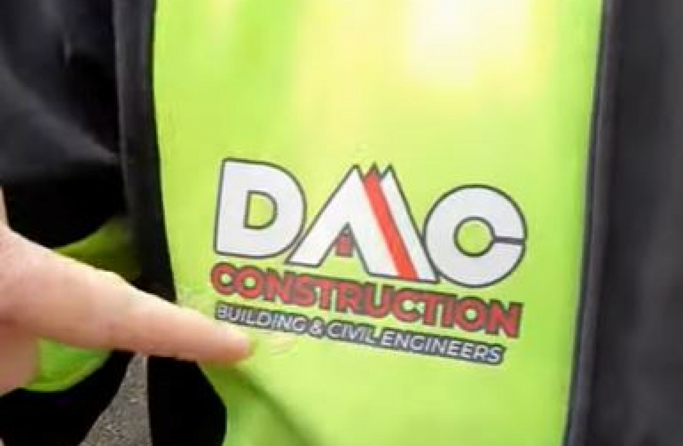 Man arrested after construction workers are 'subjected to abuse' at hotel in Aughrim - Vimarsana News