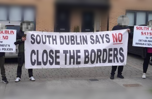 A group of protestors were at the Taoiseach’s home yesterday evening carrying anti-migration and anti-EU posters.