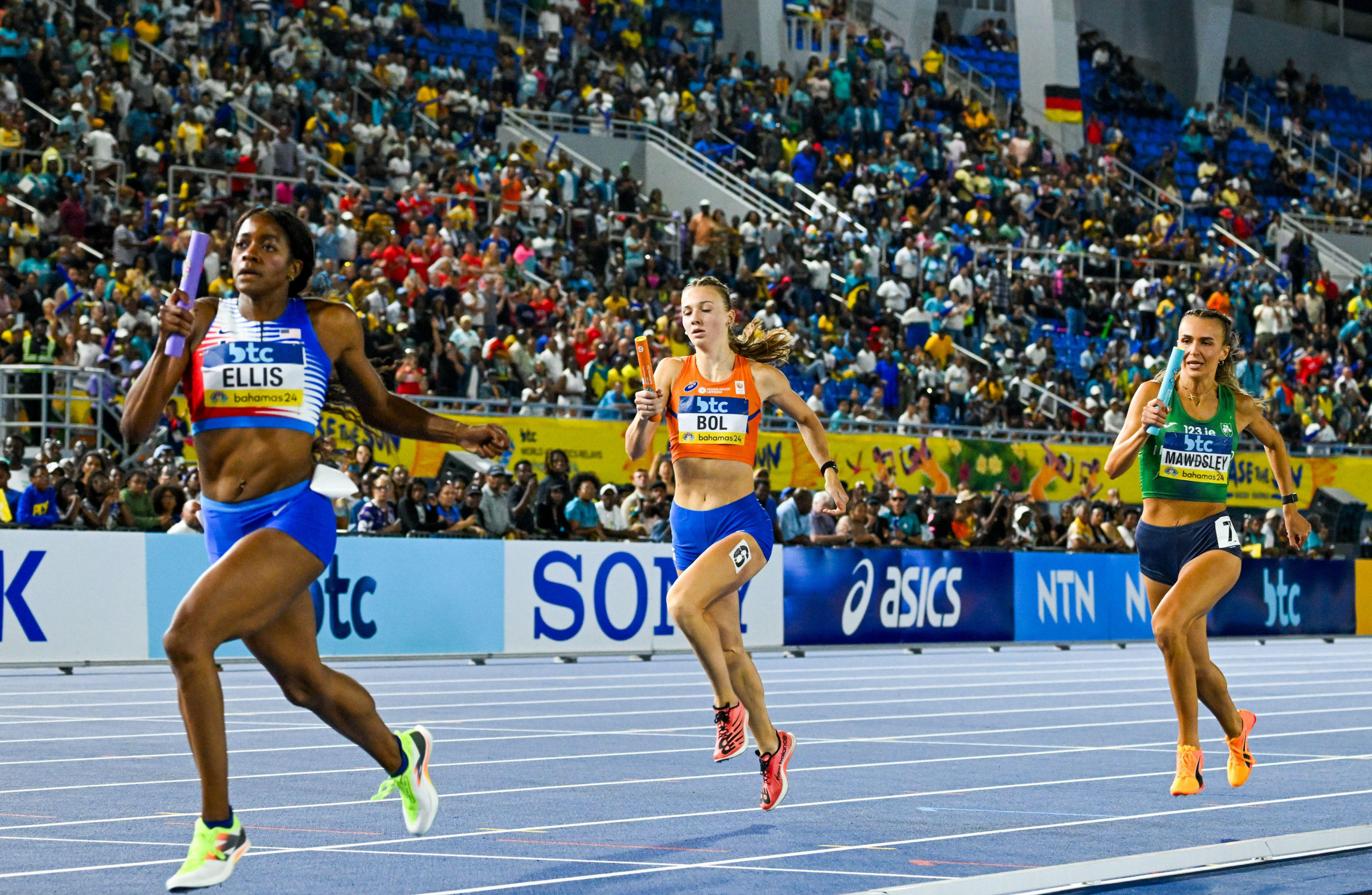 Sensational Adeleke leads Ireland to mixed relay bronze on brilliant night in the Bahamas - Vimarsana News