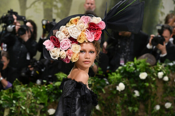 Met Gala: Barry Keoghan and Sabrina Carpenter make red carpet debut but Zendaya steals the show - Vimarsana News