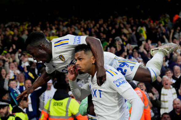 Leeds crush Norwich in second-leg play-off to close in on Premier League return - Vimarsana News