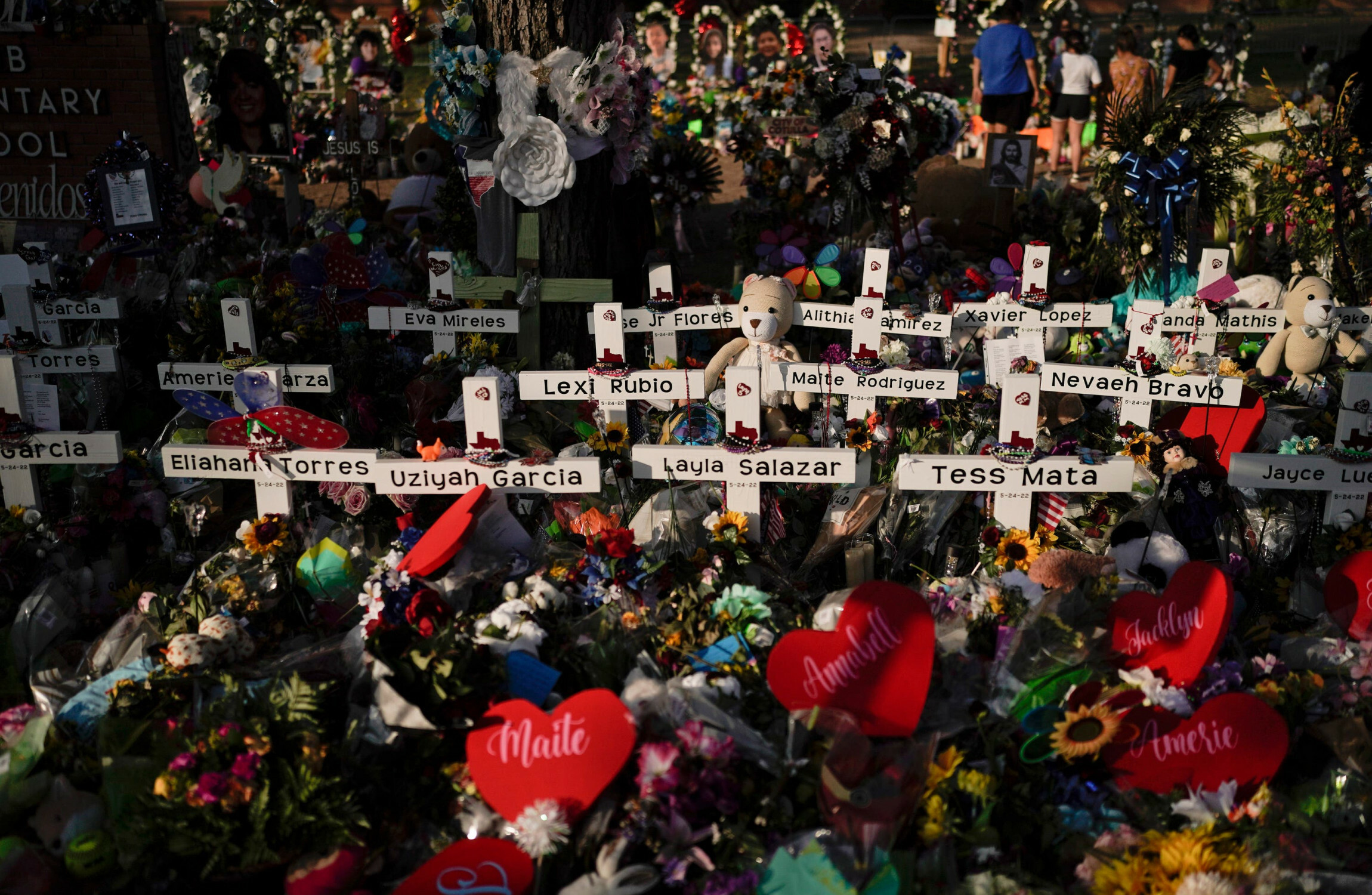 Families of 19 school shooting victims sue nearly 100 Texas police over response - Vimarsana News