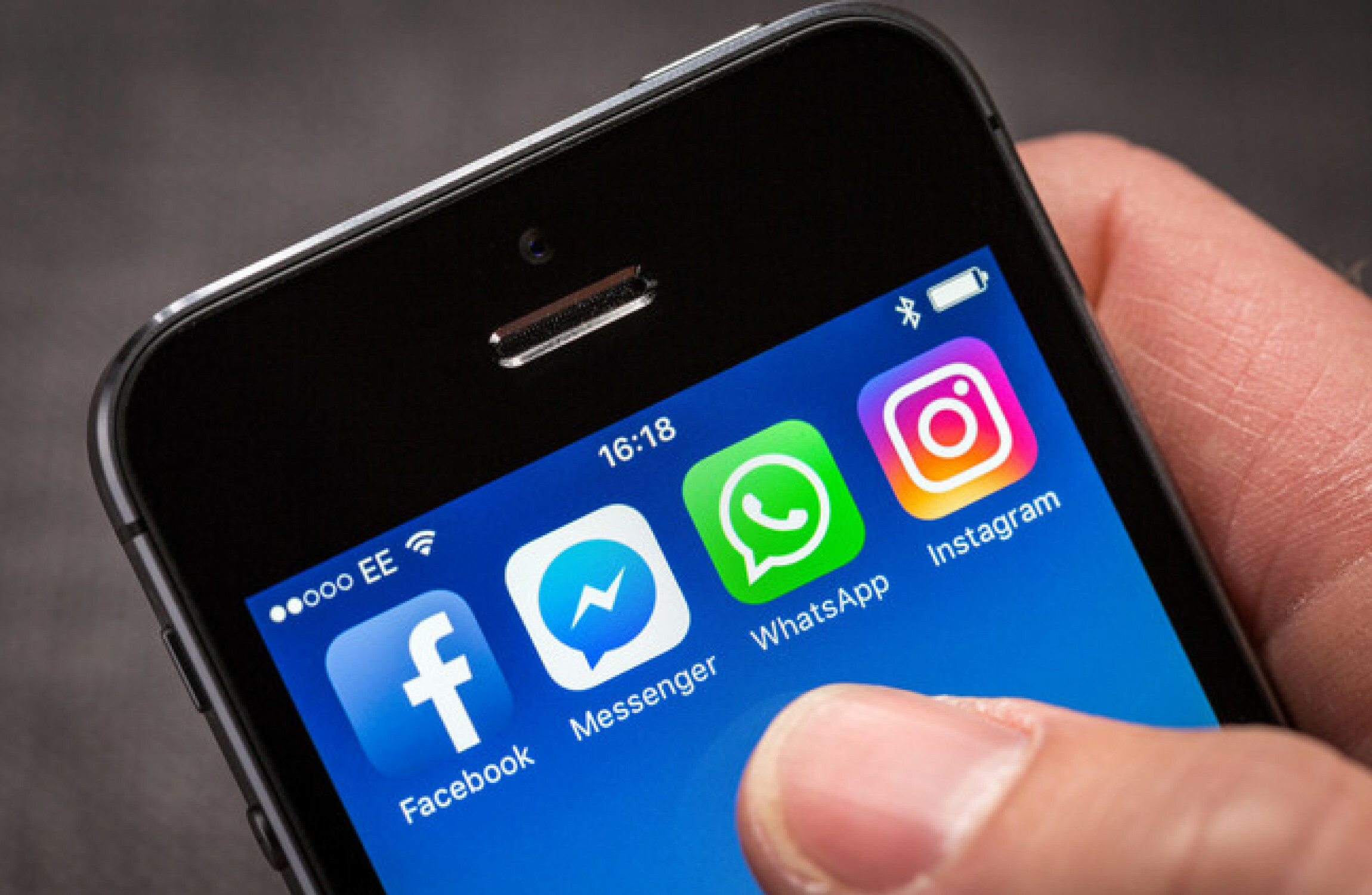 Facebook will soon use your photos, posts and other info to train its AI. You can opt out (but it's complicated) - Vimarsana News