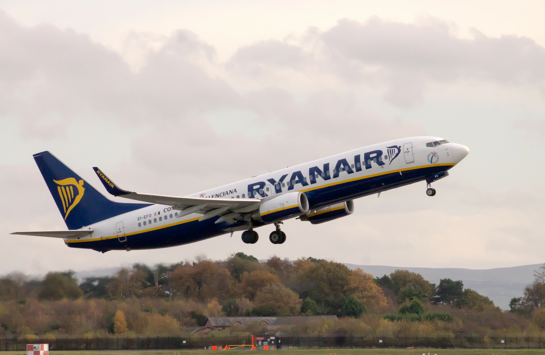 Air, rail and road: Here's what you need to know if you're travelling this bank holiday weekend - Vimarsana News
