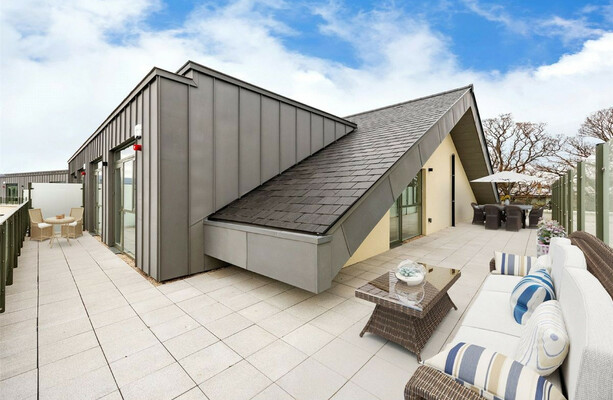 46 Stunning Luxury Penthouse Designs with Sky-High Style - Soak In Penthouse Unit Ideas