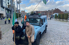 Pints, PSNI Land Rovers and Pat Kenny: Kneecap arrive in Dublin for their movie premiere