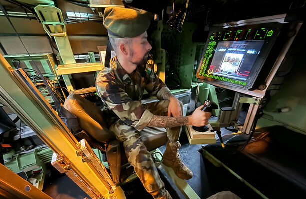 軍はレバノンでの危険な平和維持活動に備えるためシミュレーターを活用