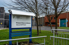 London rabbi accused of illegal circumcision to remain in prison after kosher meal complaint