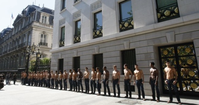 Have you seen these men? Topless Abercrombie and Fitch 'hotties' hit Dublin