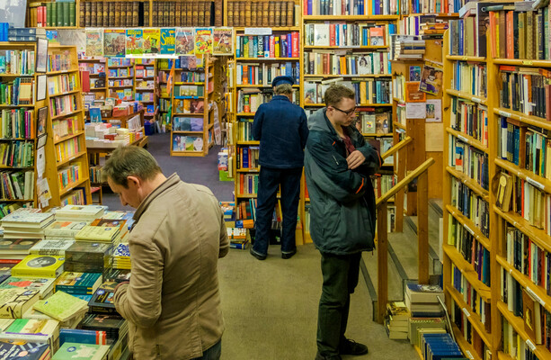 あなたのお気に入りの書店は、ブックショップ・オブ・ザ・イヤーのロングリストにランクインしましたか?