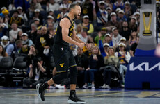 Curry scores 37 points as Warriors edge Mavericks