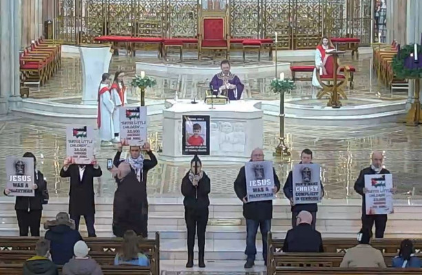 Pro-Palestine protesters disrupt Mass at Armagh Cathedral – TheJournal.ie