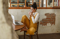 Niamh O'Reilly: Should cafés ban laptop squatters?