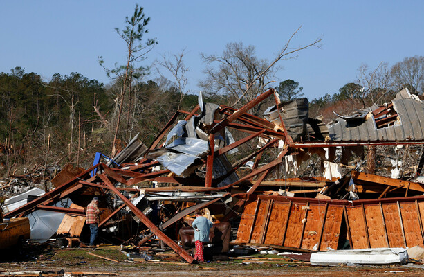 At least 39 dead after tornadoes, wildfires and dust storms cause havoc ...