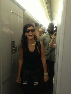 Rihanna "having the craic" on her round-the-world plane trip