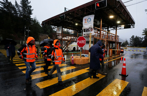 Rescuers recover body of one of five workers trapped at Chile copper mine