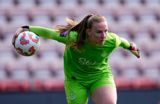 Everton storm to Merseyside derby win, Manchester United start strong