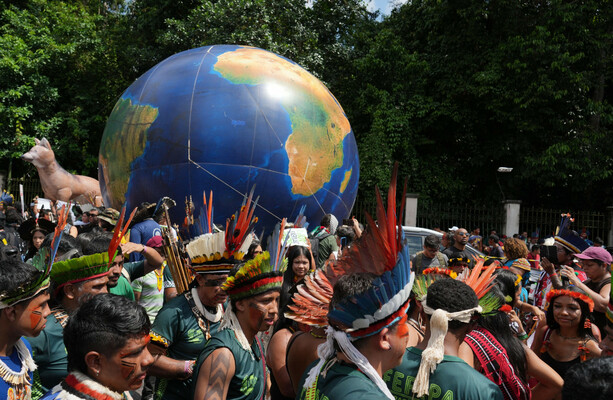 Draft climate deal pitches ways to wean countries off fossil fuels