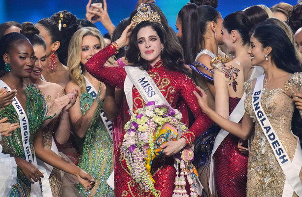 Mexican contestant who was berated by director for not doing ads wins Miss Universe