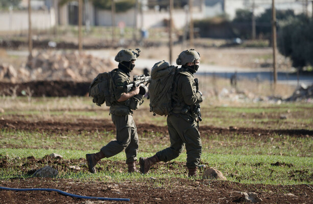 Israeli forces shoot dead two unarmed Palestinian men who had surrendered to them