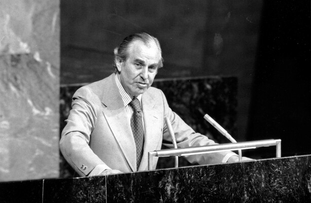 Who was Chaim Herzog, the Irish-born former president of Israel?