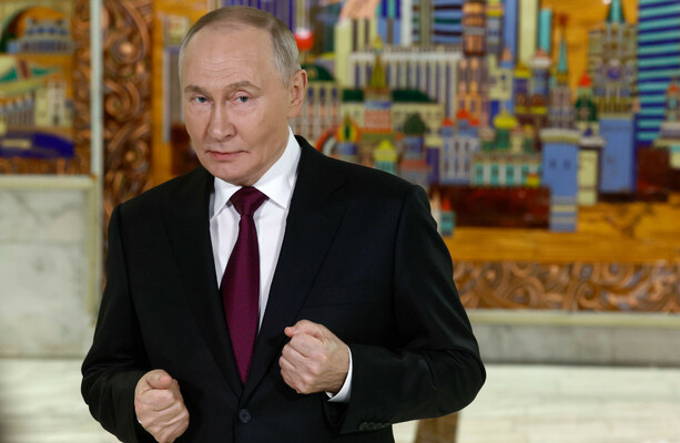 Vladimir Putin says Russia 'should engage', not obstruct US talks on Ukraine