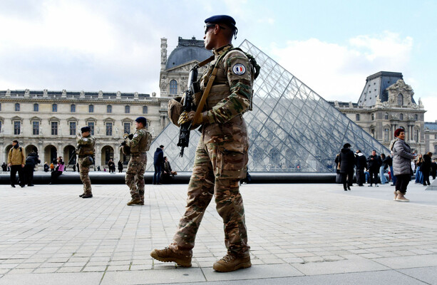 Louvre thieves escaped with just 30 seconds to spare due to avoidable security failures