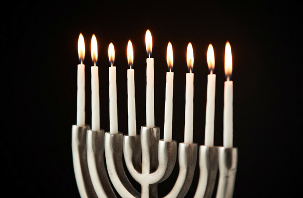 Irish Jewish community celebrates Hanukkah in Herzog Park