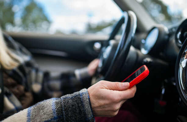 Road safety: Drivers use Netflix in their cars and we wonder why people are dying on the roads