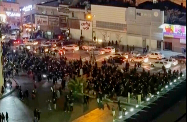 Iranian government threatens protesters with death penalty