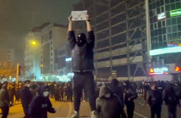 Iranian anti-government protests continue amid internet blackout
